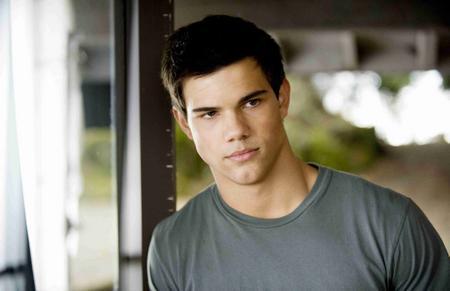 Taylor Lautner Poster 16x24