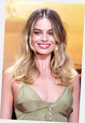 Margot Robbie Poster 27x40 27"x40" The Poster Depot