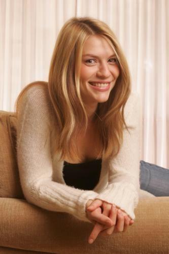 Claire Danes Poster 16in x 24in