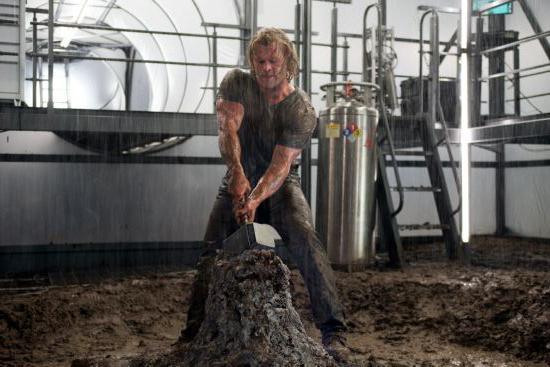 Thor Chris Hemsworth Poster 16in x 24in 