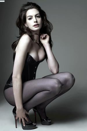 Anne Hathaway Poster Sexy Legs/Heels 27