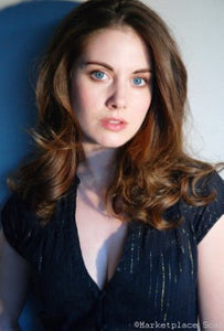 Alison Brie Poster 11x17 black blouse