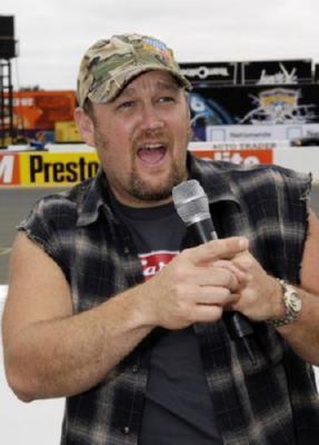 Larry The Cable Guy Poster 16inx24in - Fame Collectibles
