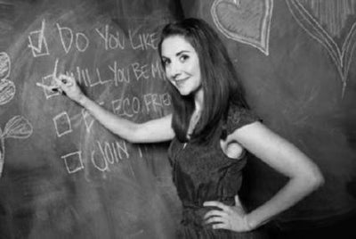 Alison Brie Poster Black and White Poster 16"x24"