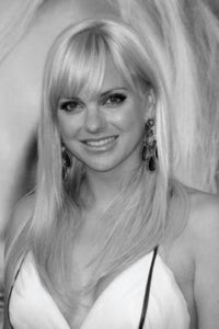 Anna Faris Poster Black and White Poster 16"x24"