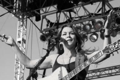 Gretchen Wilson Poster Black and White Mini Poster 11"x17"