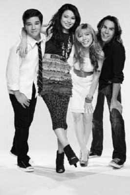 I Carly Poster Black and White Mini Poster 11