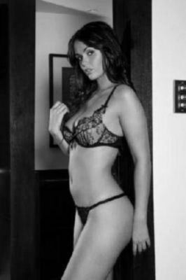 Jennifer Metcalfe black and white poster