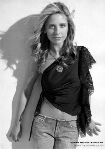 Sarah Michelle Gellar Poster Black and White Poster On Sale United States