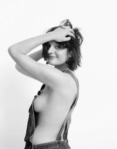 Elisabeth Moss Poster Black and White Mini Poster 11"x17"