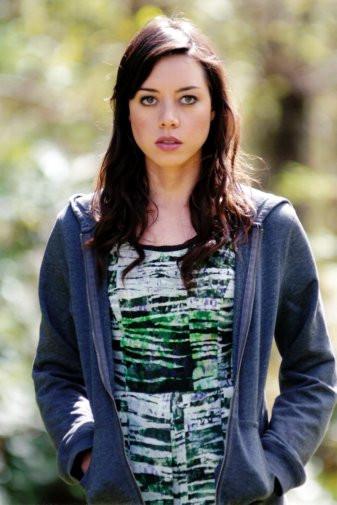 aubrey plaza Metal Poster Print | The Poster Depot The Poster Depot