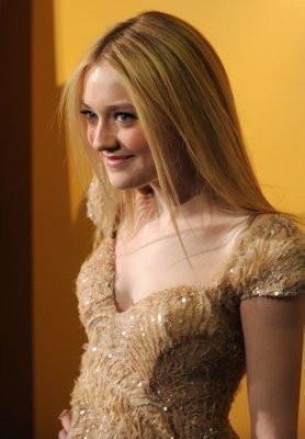 Dakota Fanning Metal Poster Print 8in x 12in 12"x16" The Poster Depot