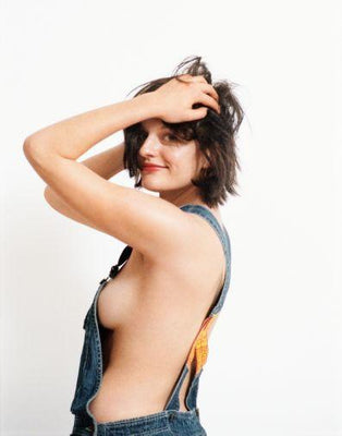 Elisabeth Moss Metal Poster Print 8in x 12in 12"x16" The Poster Depot