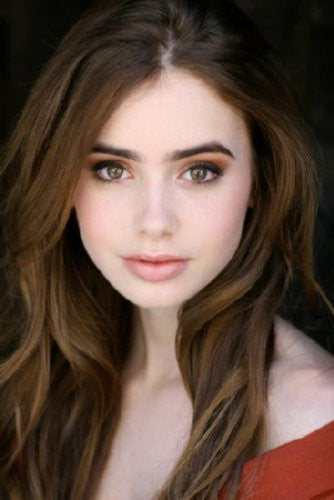 Lily Collins Mini poster 11inx17in